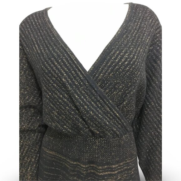 Lane Bryant Dresses & Skirts - ✨50% Off Bundles 3+ NWOT Lane Bryant Black & Gold Metallic V-Neck Dress Sz 26/28